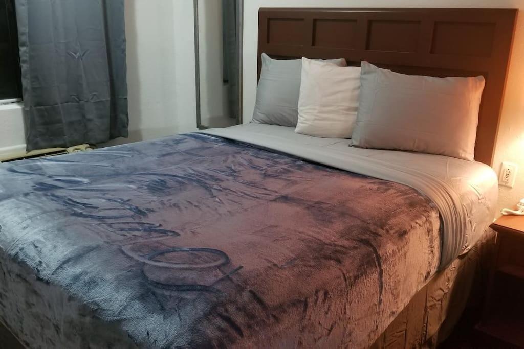 סטילווטר Osu King Bed Hotel Room 109 Wi-Fi Booking מראה חיצוני תמונה